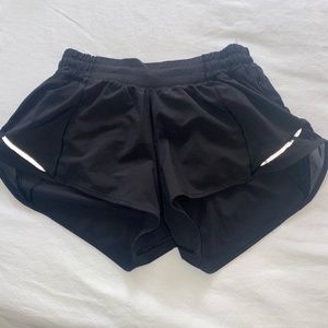 lululemon hotty hot shorts size 6 black